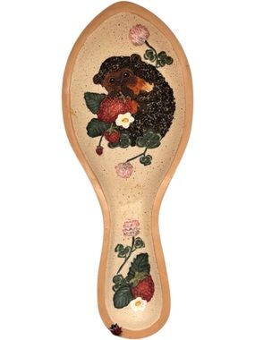 BRAMBLE & CLOVER Ceramic Spoon Rest with Strawberry & Hedgehog Motif - Beige